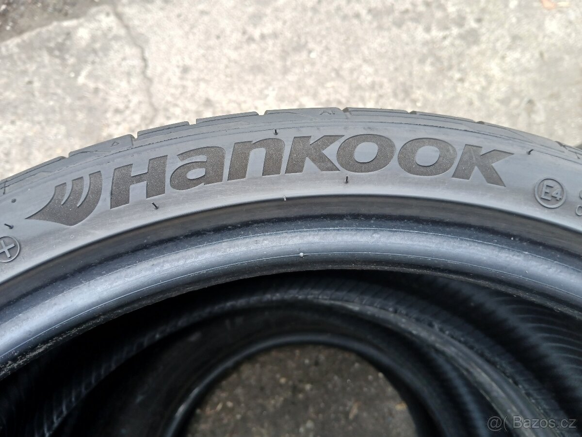 2ks letní pneu 235/35 r19 - 2