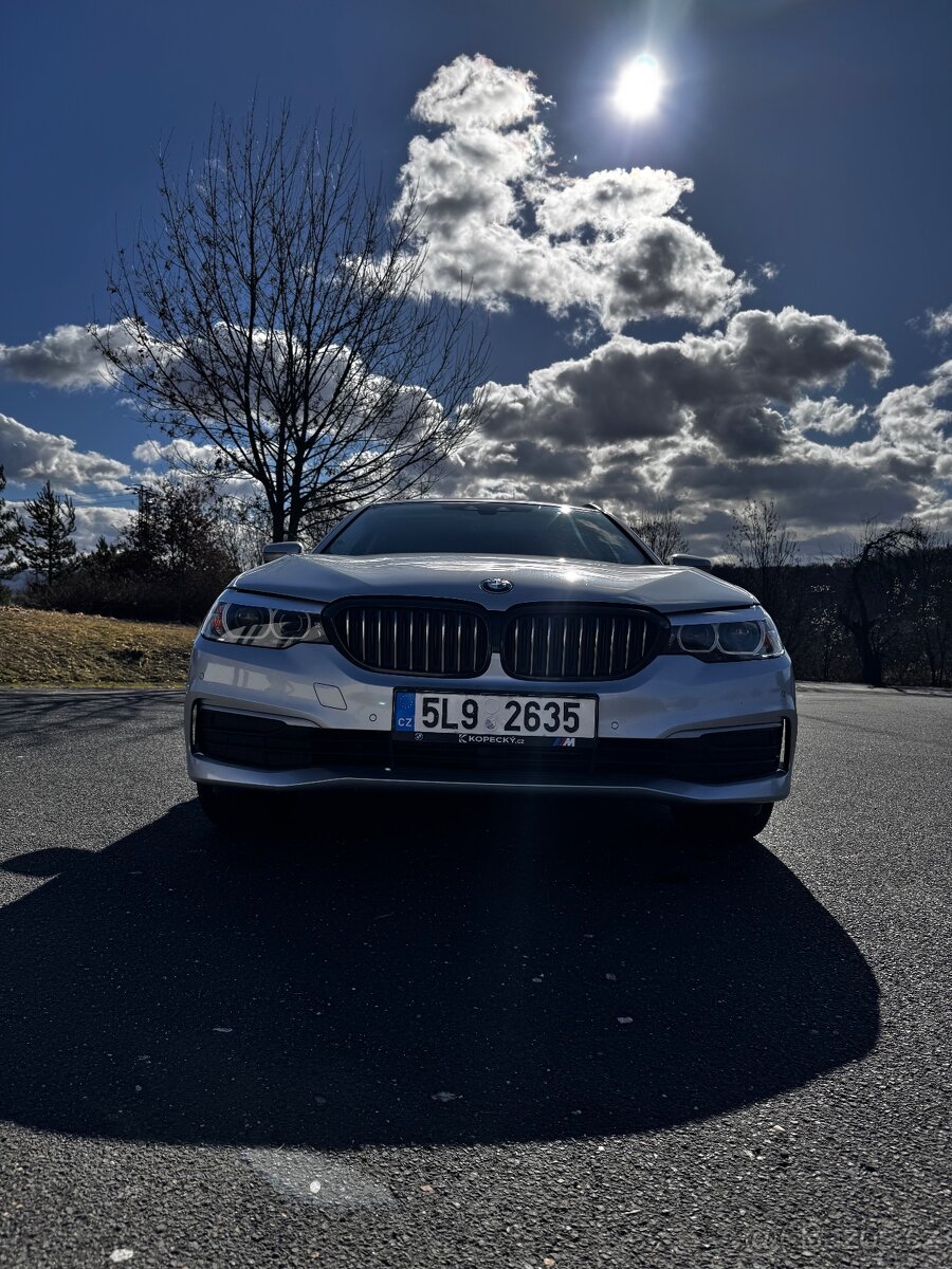 SLEVA / Perfektní BMW 530xD Touring (195 kW), bez nehody - 2