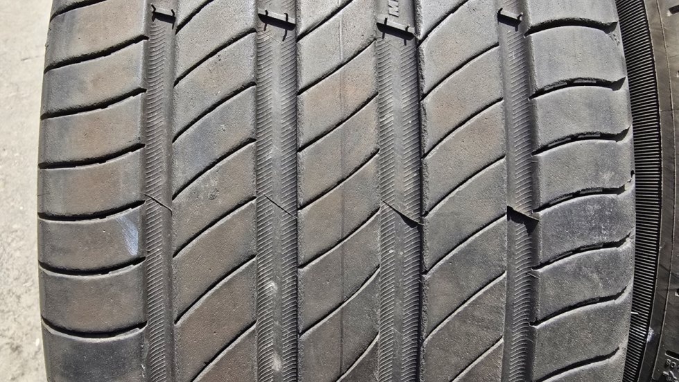 Letní pneu 225/50/17 Michelin - 2