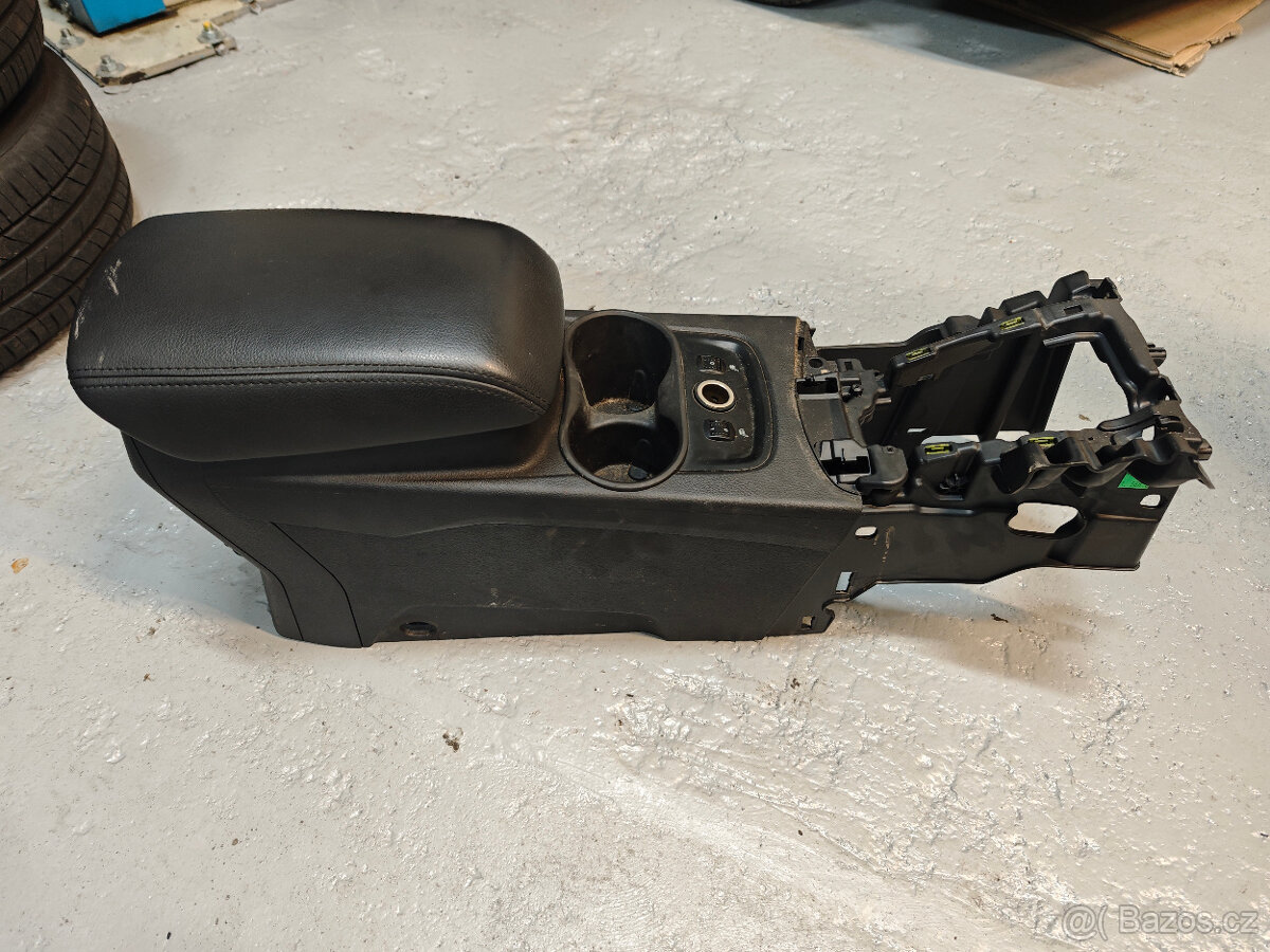 Originální loketní opěrka Ford Focus mk3 - 2