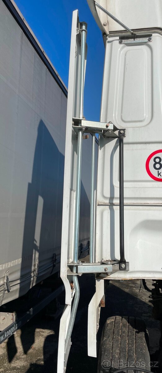 Boční otvírací spojler DAF XF 106 - 2