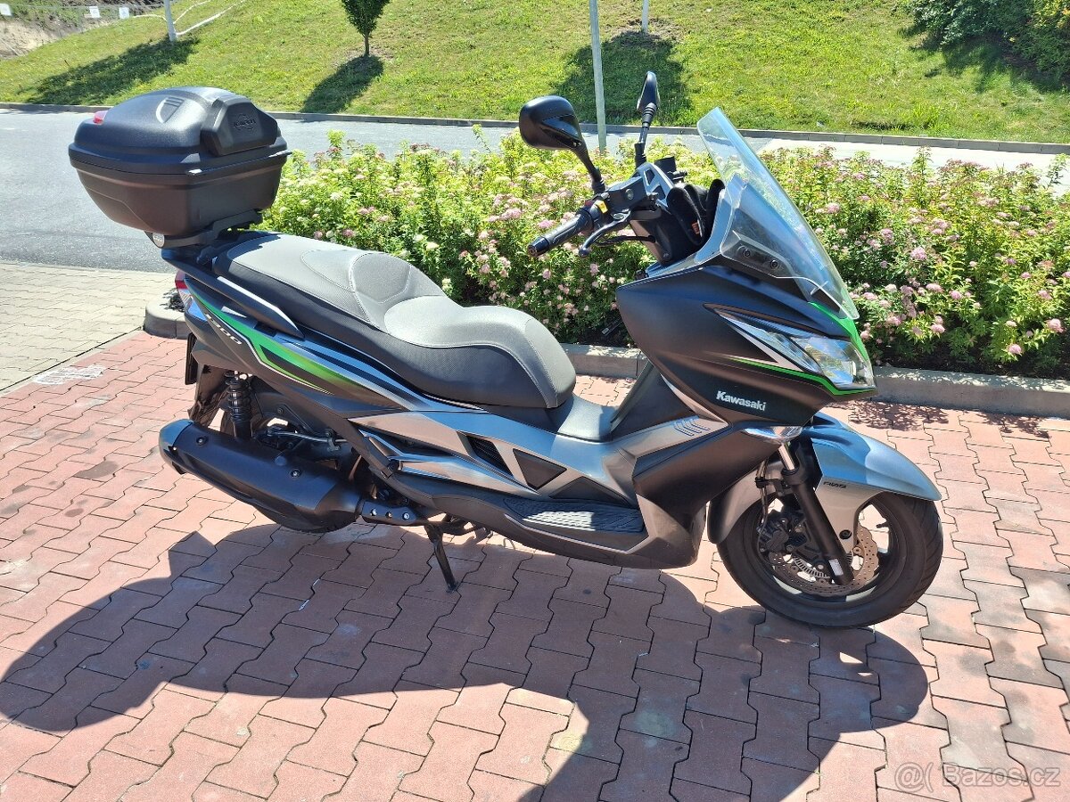 Kawasaki J300 - 2