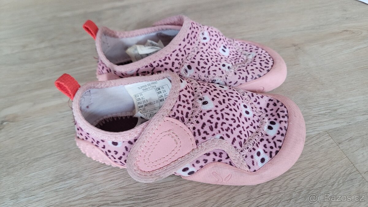 Decathlon dětské protiskluzové cvičky, vel. 26 - 2