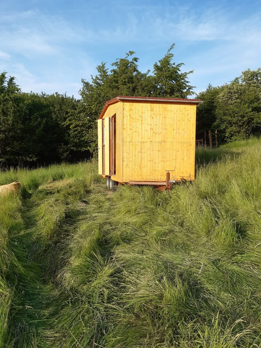 Pronajmu maringotku/chatku s pozemkem 800m2 - 2