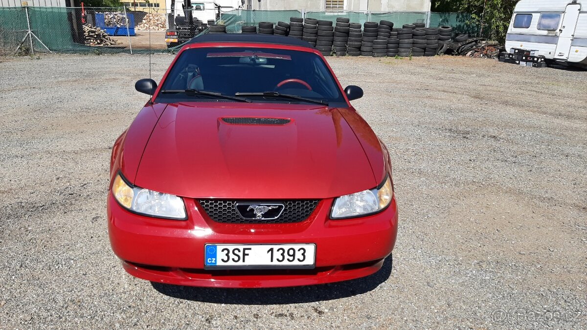 Ford Mustang 3.8 V6 Cabrio - 2