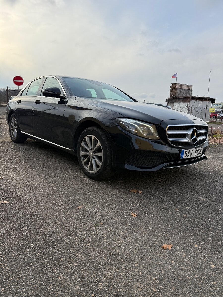 Mercedes-aBenz E - 2