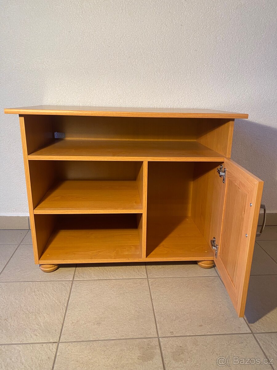 Televizní stolek - 2