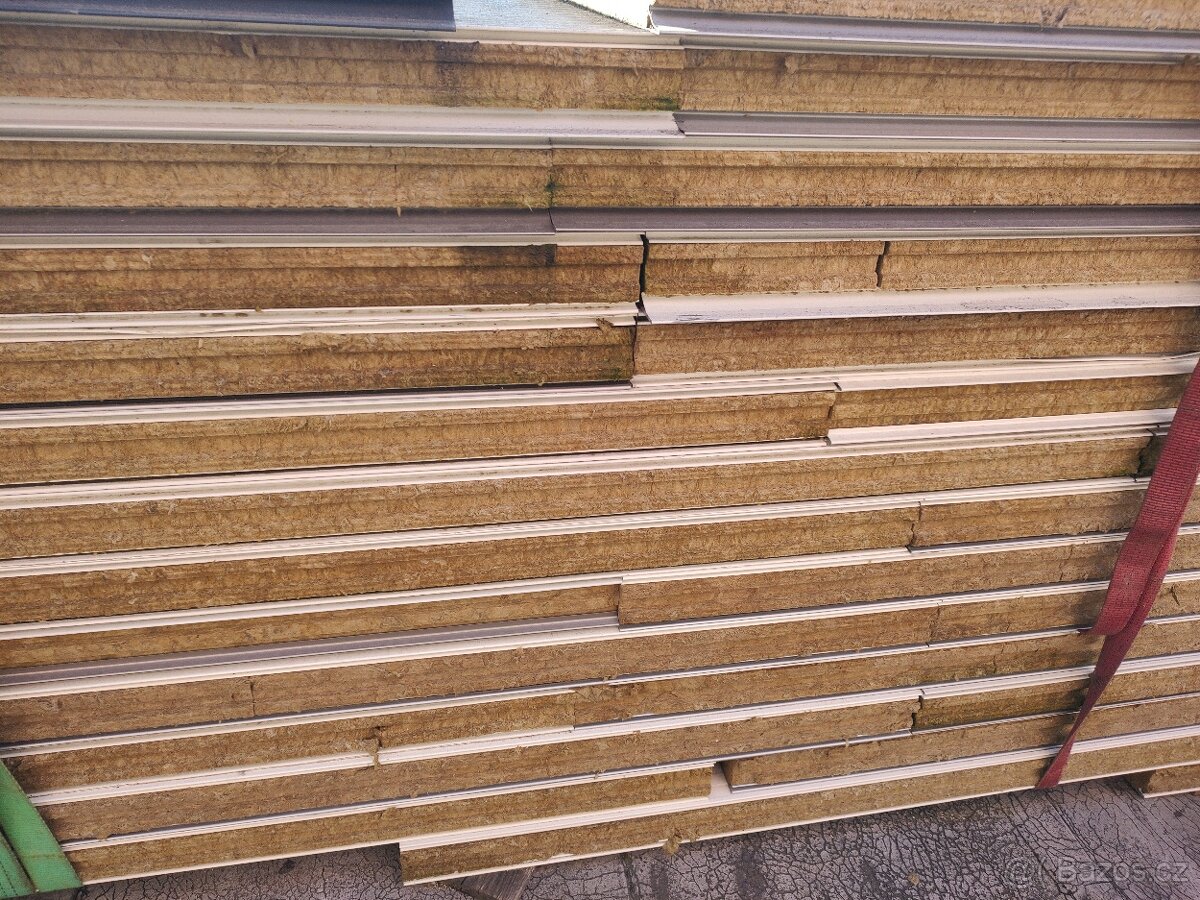 Prodám sendvičové panely vratové Kingspan nové - 2