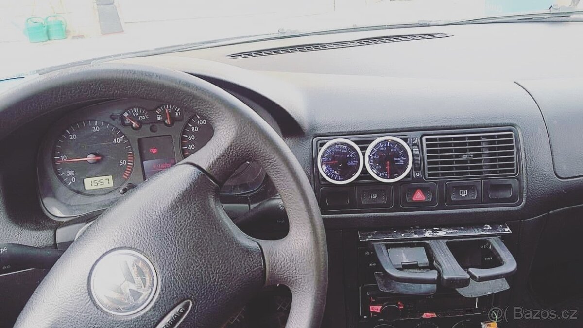 Držáky budíků Golf 4 - 2