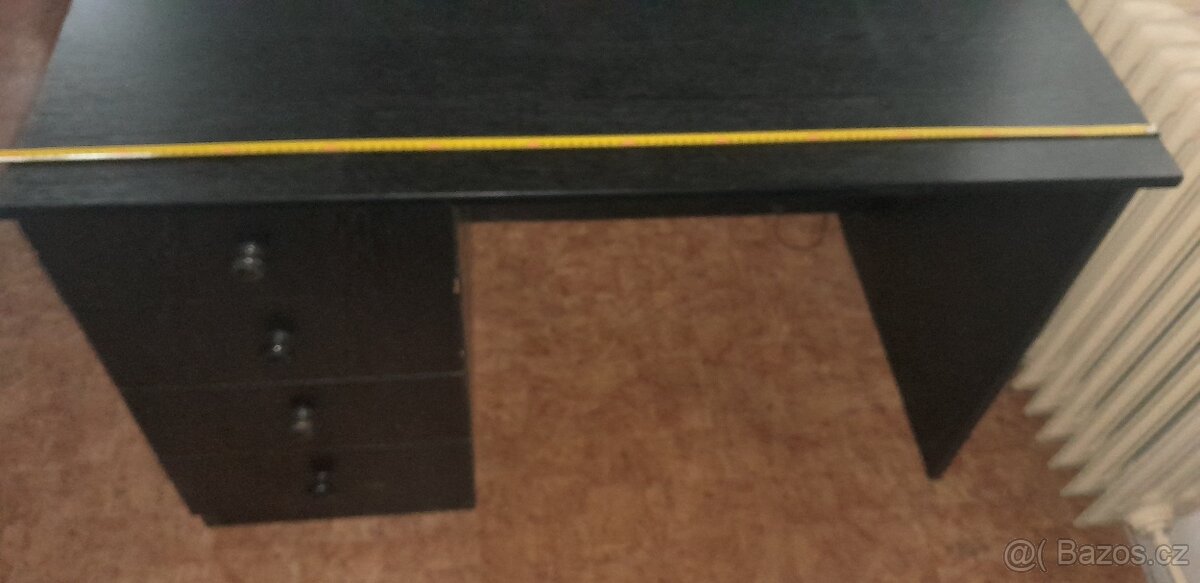 Kancelářský stůl - 2