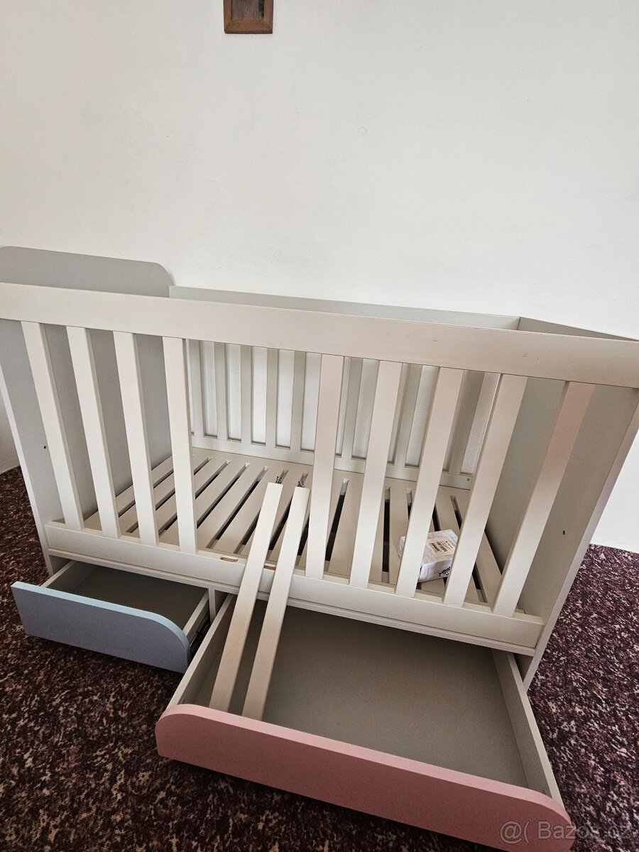 Dětská postýlka s příslušenstvím - 2