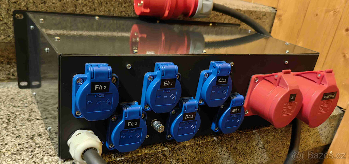 PRODÁM PODIOVÝ ROZVADĚČ - 2