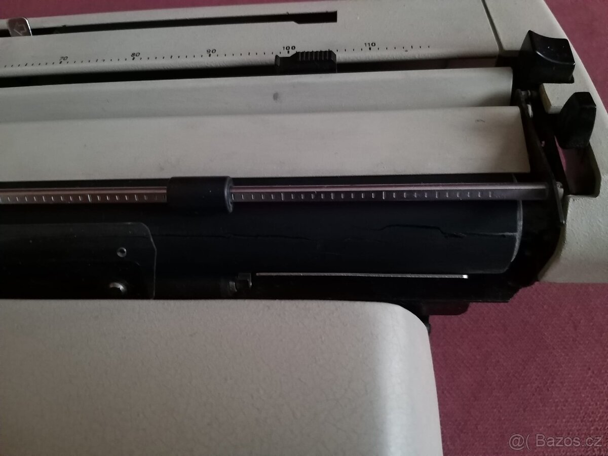 Psací stroj Consul - 2