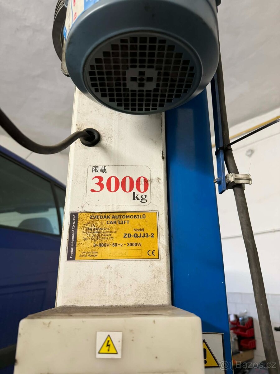 Dvousloupový zvedák - hever UNI-MAX - 2