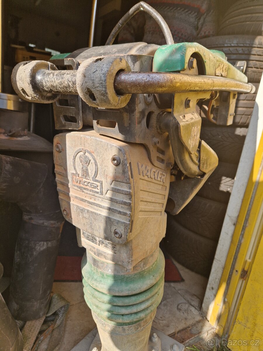 Vibrační pěch Wacker - 2