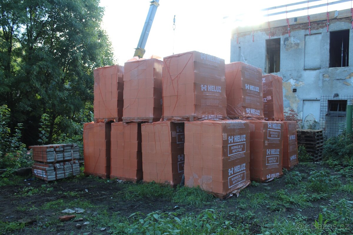 Prodám cihly Heluz. - 2