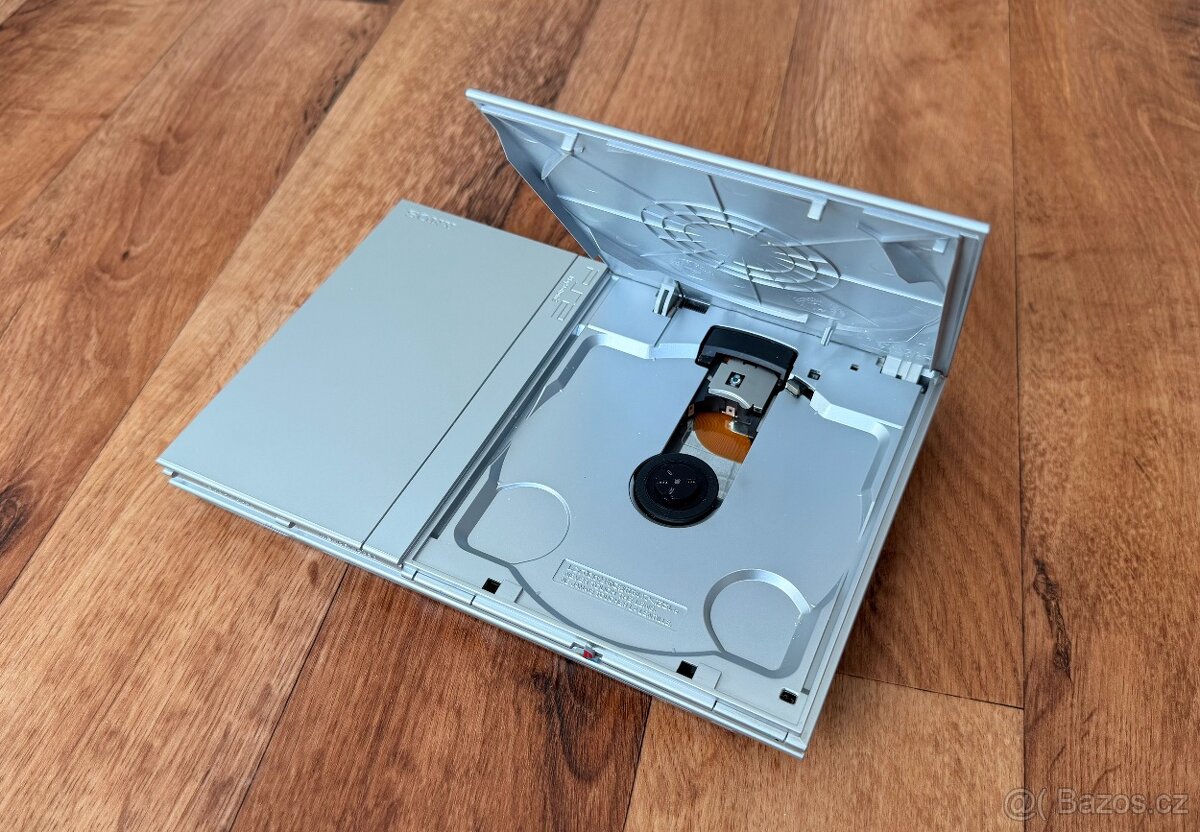 Sony Playstation 2 Slim (SCPH-75004) stříbrná - 2