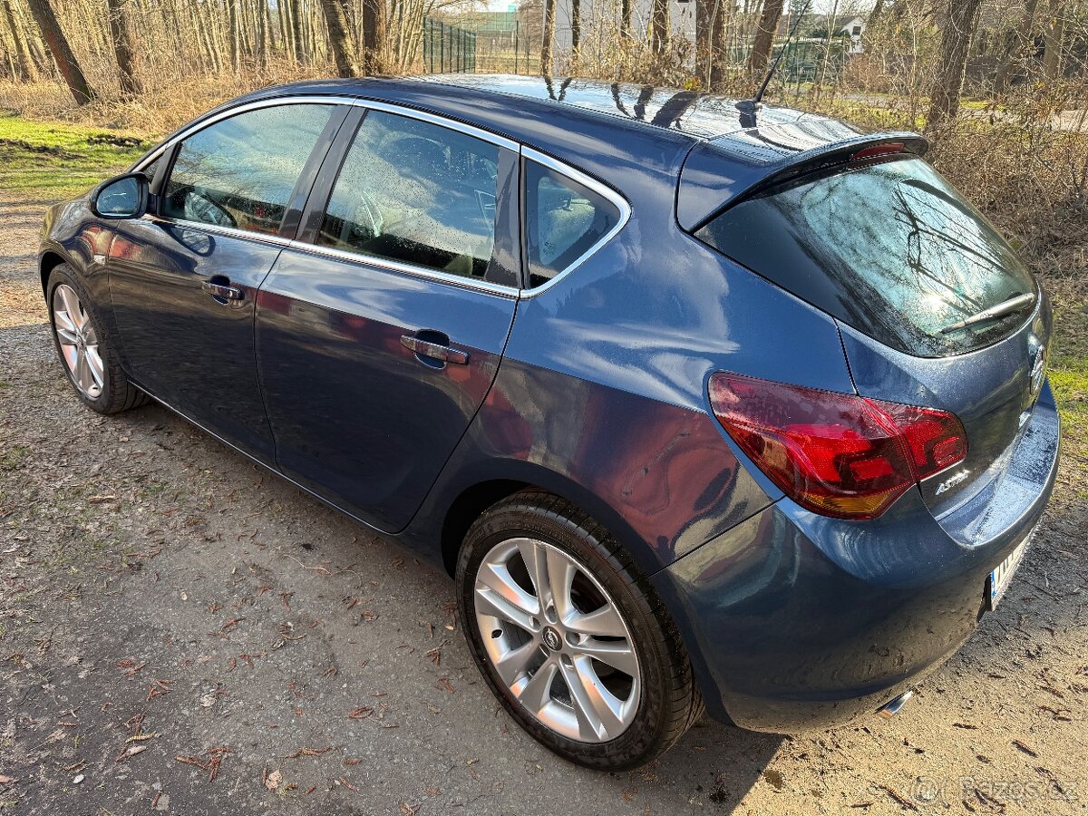 Opel Astra J 2.0 CDTI 118 KW - 2