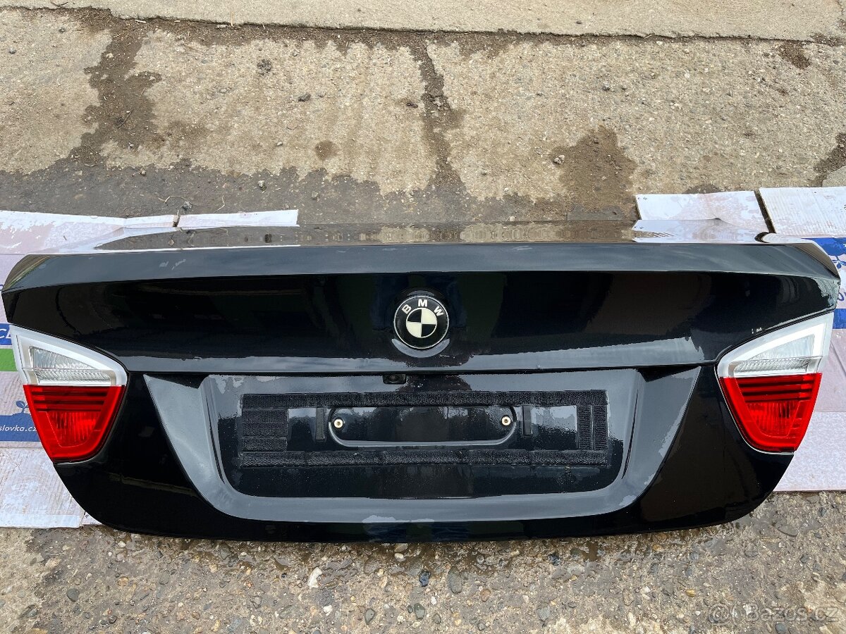 víko kufru bmw e90 - 2