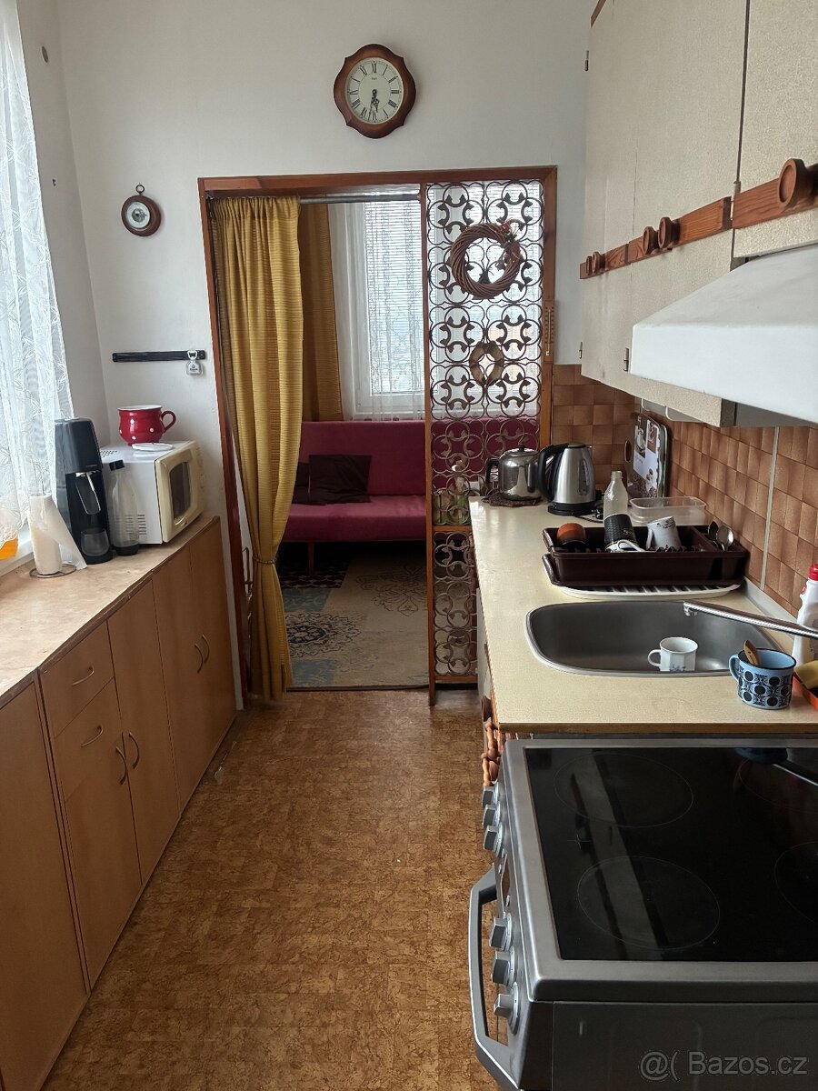 3+kk s balkónem, Sezimovo Ú., slunný - 2