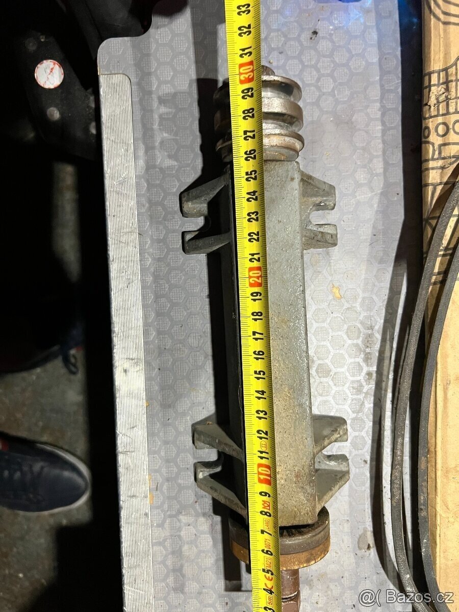 Hřídel s řemenicí - 2