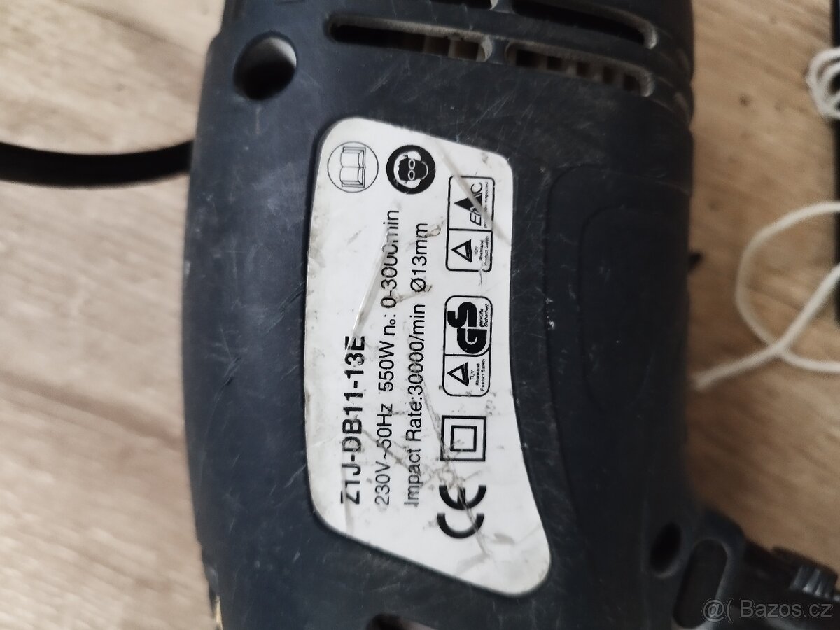 Obyčejná vrtačka s příklepem, plně funkční i s kličkou na ut - 2