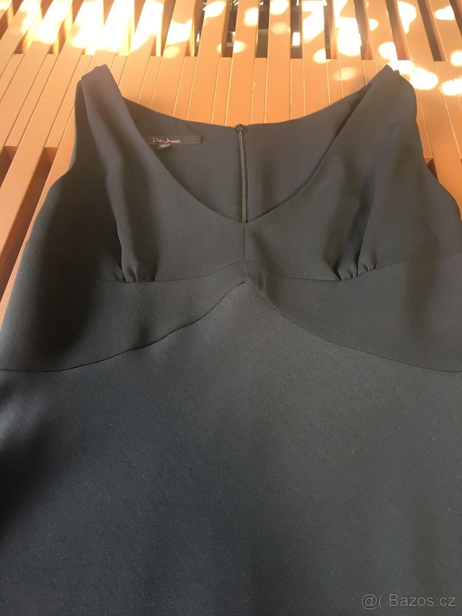 "Malé černé" zn. Pia Jessen, vel. S/M - 2