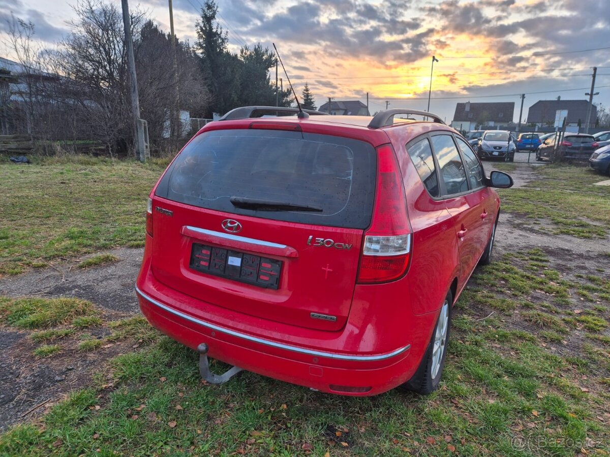 Hyundai i30cw 1.6 crdi 66kw 90ps - 2