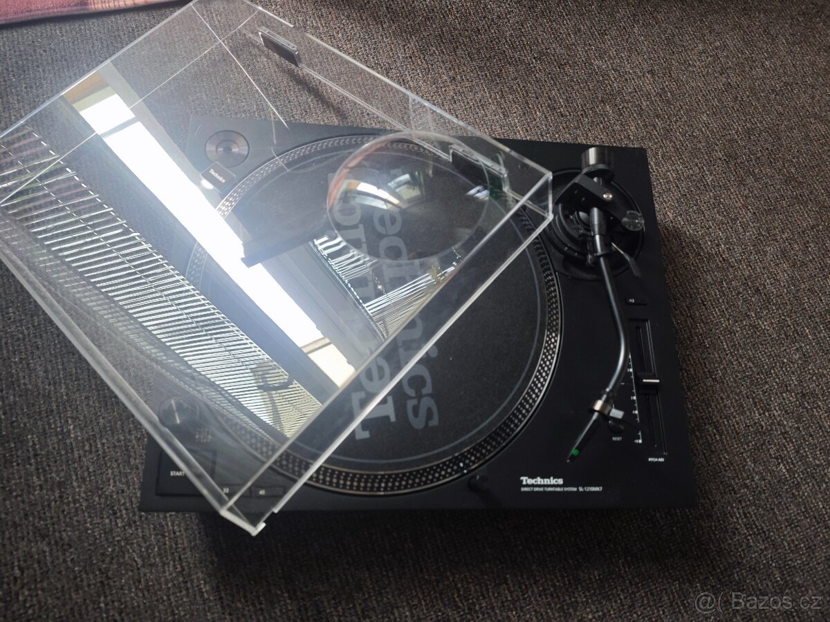 Gramofon Technics SL-1210MK7 + přenoska Ortofon - 2