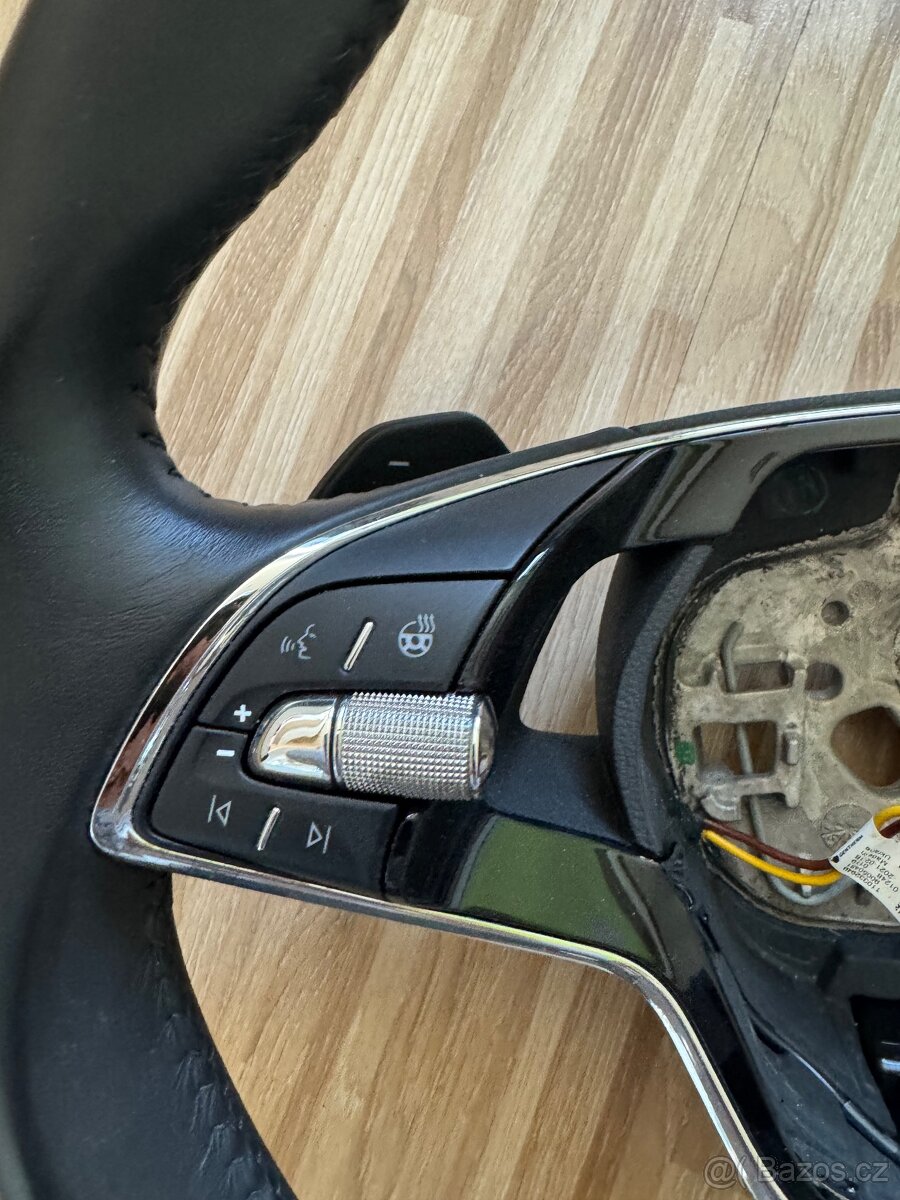 Multifunkční vyhřívaný kožený volant - 2