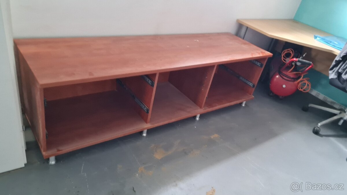 Televizní stolek - 2