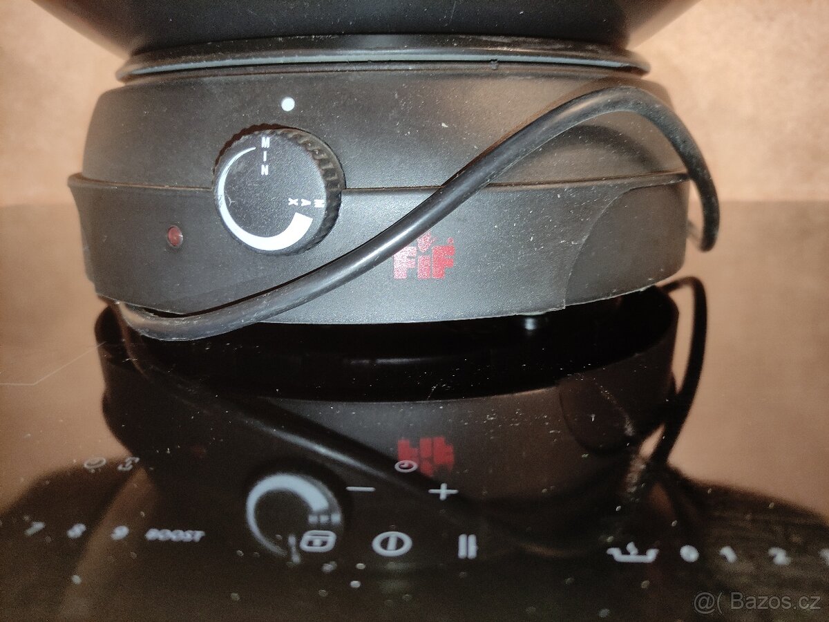 Elektrická pánev wok - 2