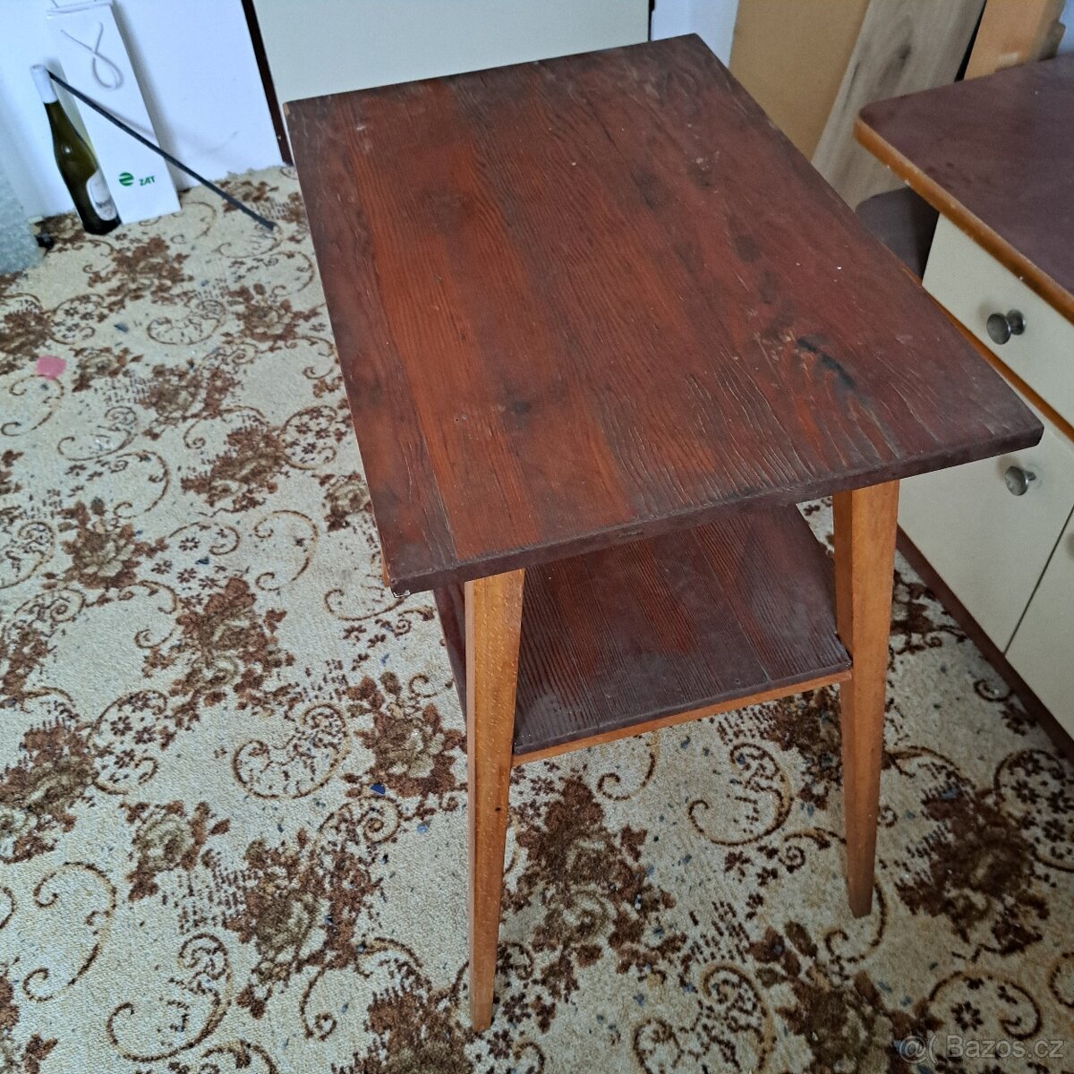 Prodám stolek - 2