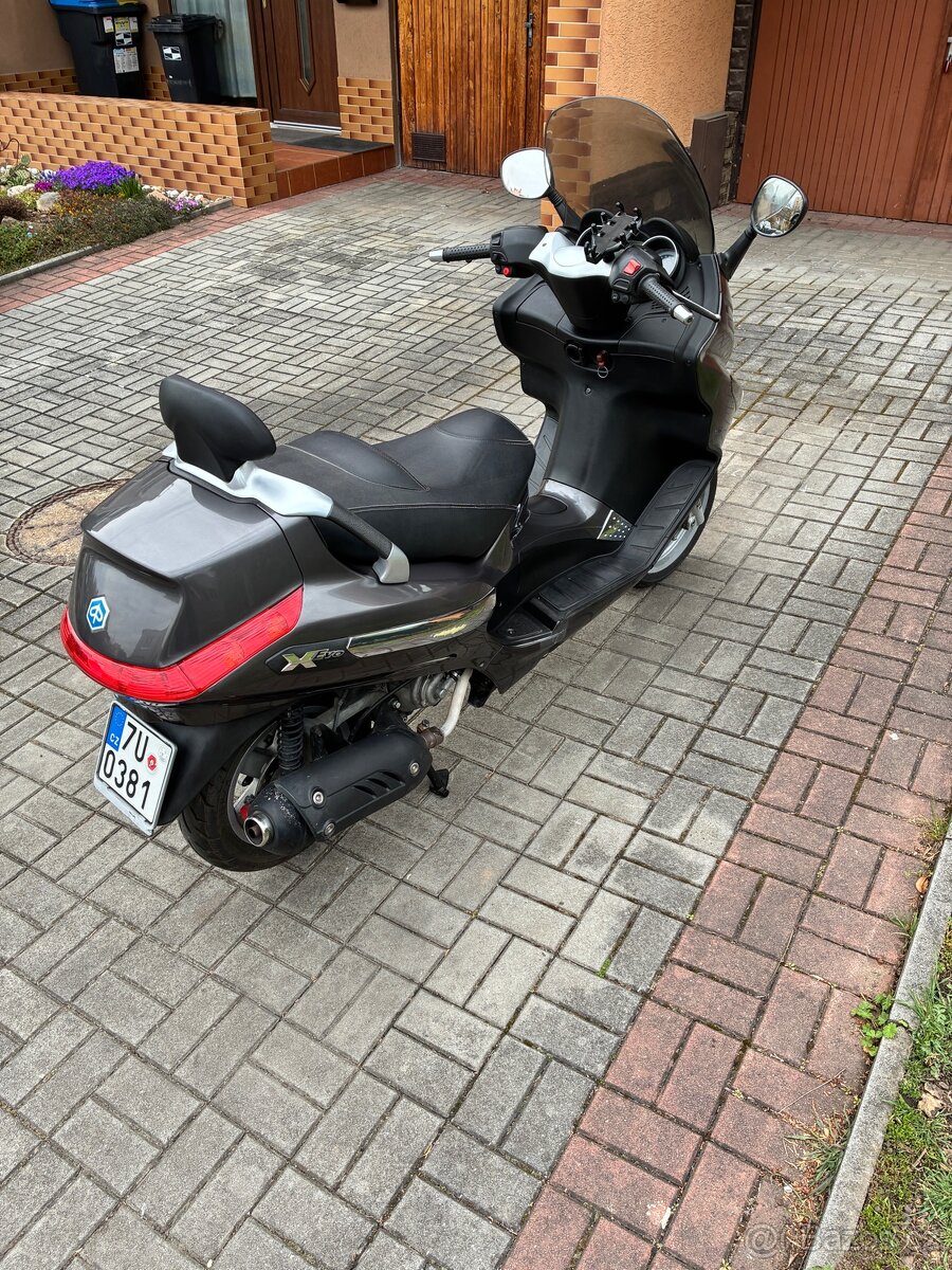 REZERVOVÁNO Piaggio X EVO 125 (11KW) - 2