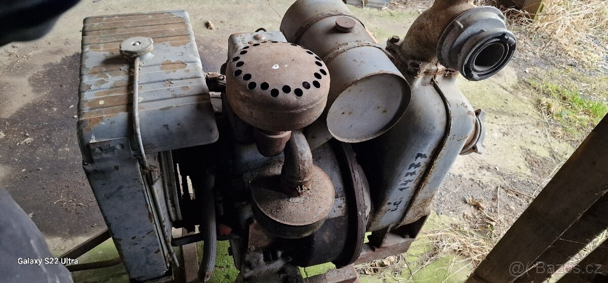 Stabilní motor slavia - 2