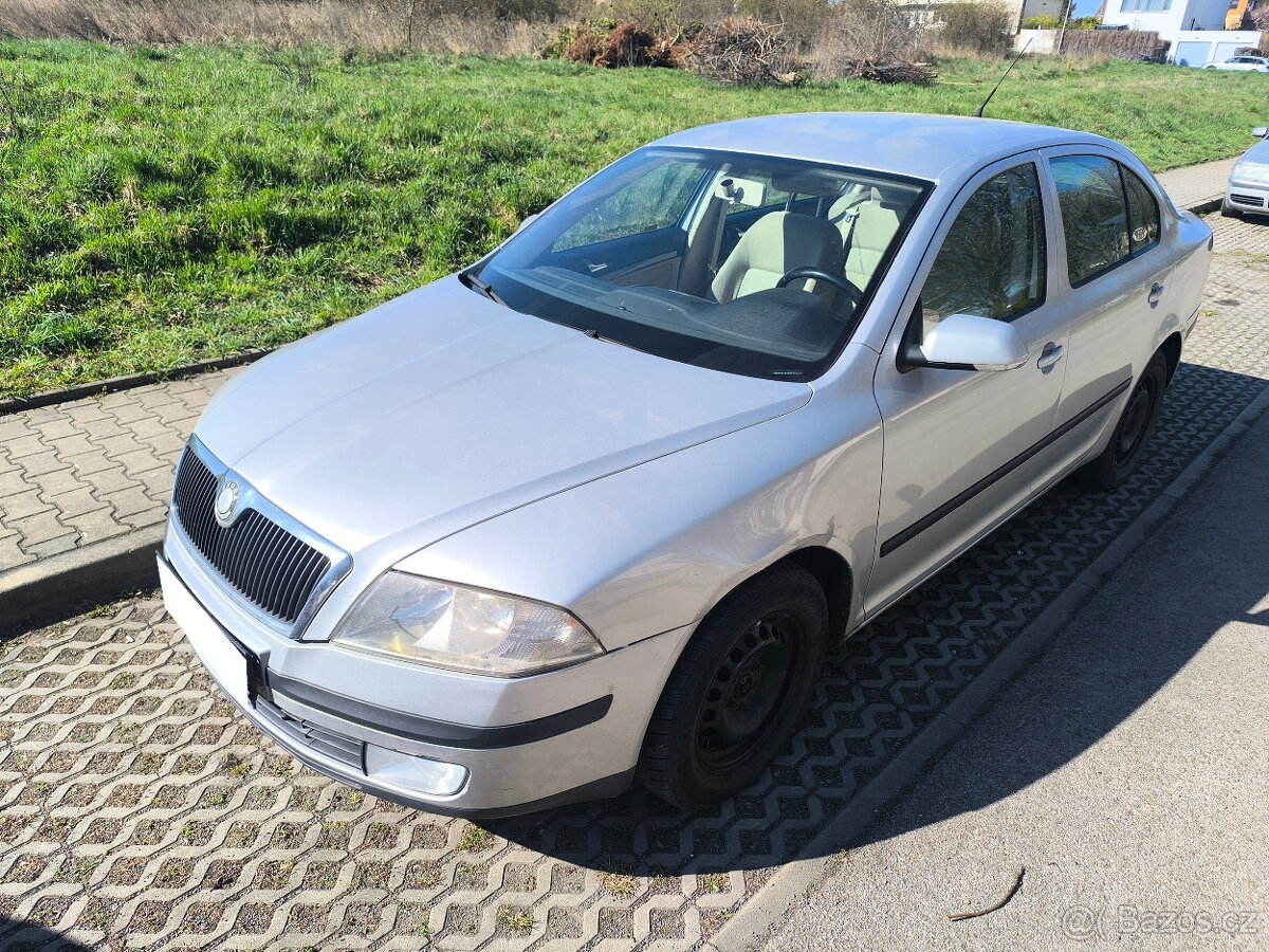 Škoda Octavia 1.6 FSI DSG Elegance - 2