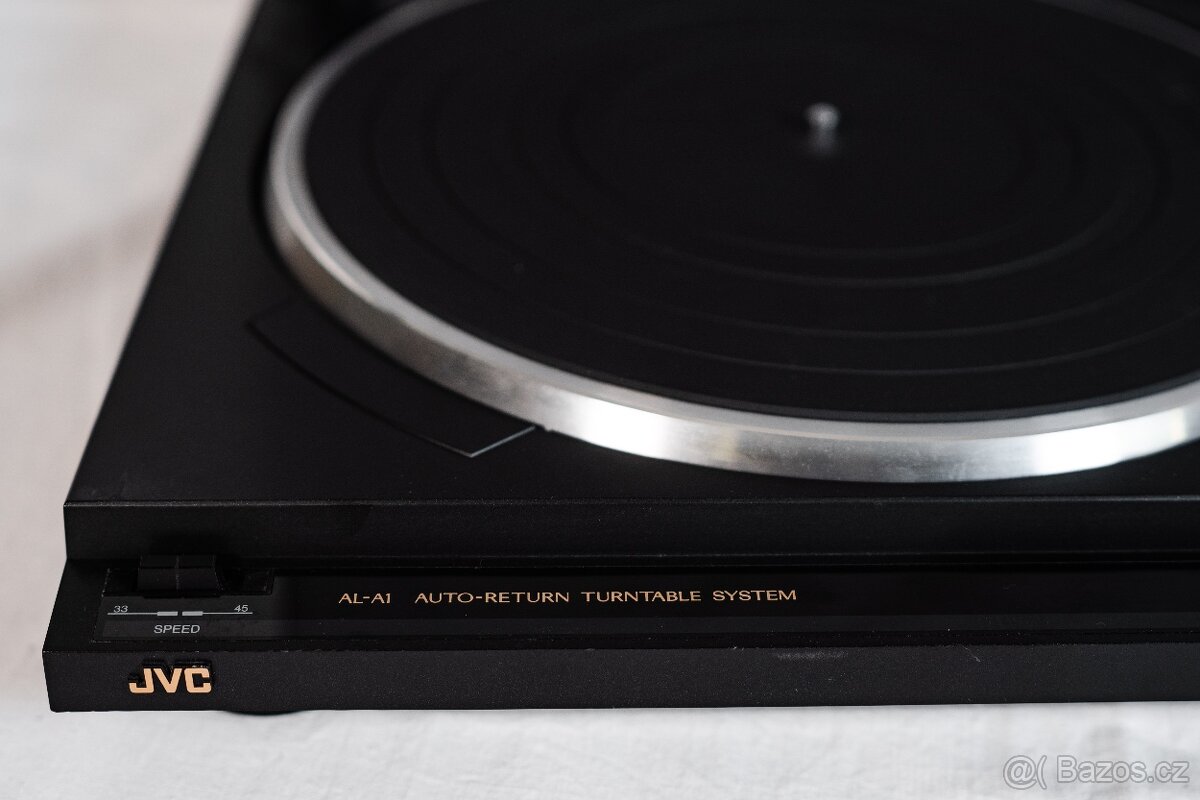 Gramofon JVC - 2