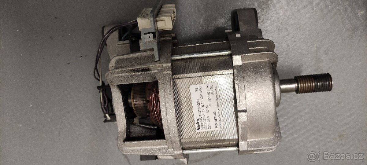 Motor od pračky Indesit type WU112T63G00 BE - 2