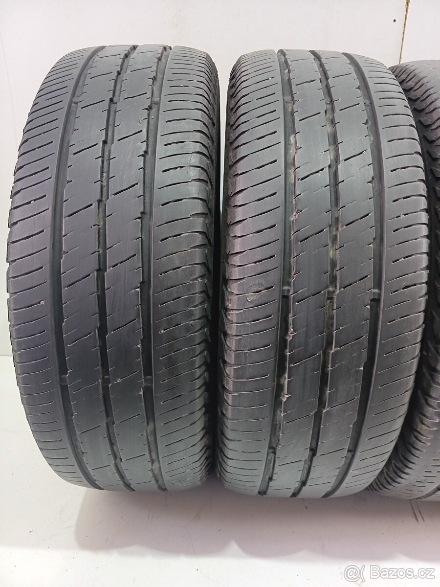 Letní pneu 215/65/16C Continental - 2
