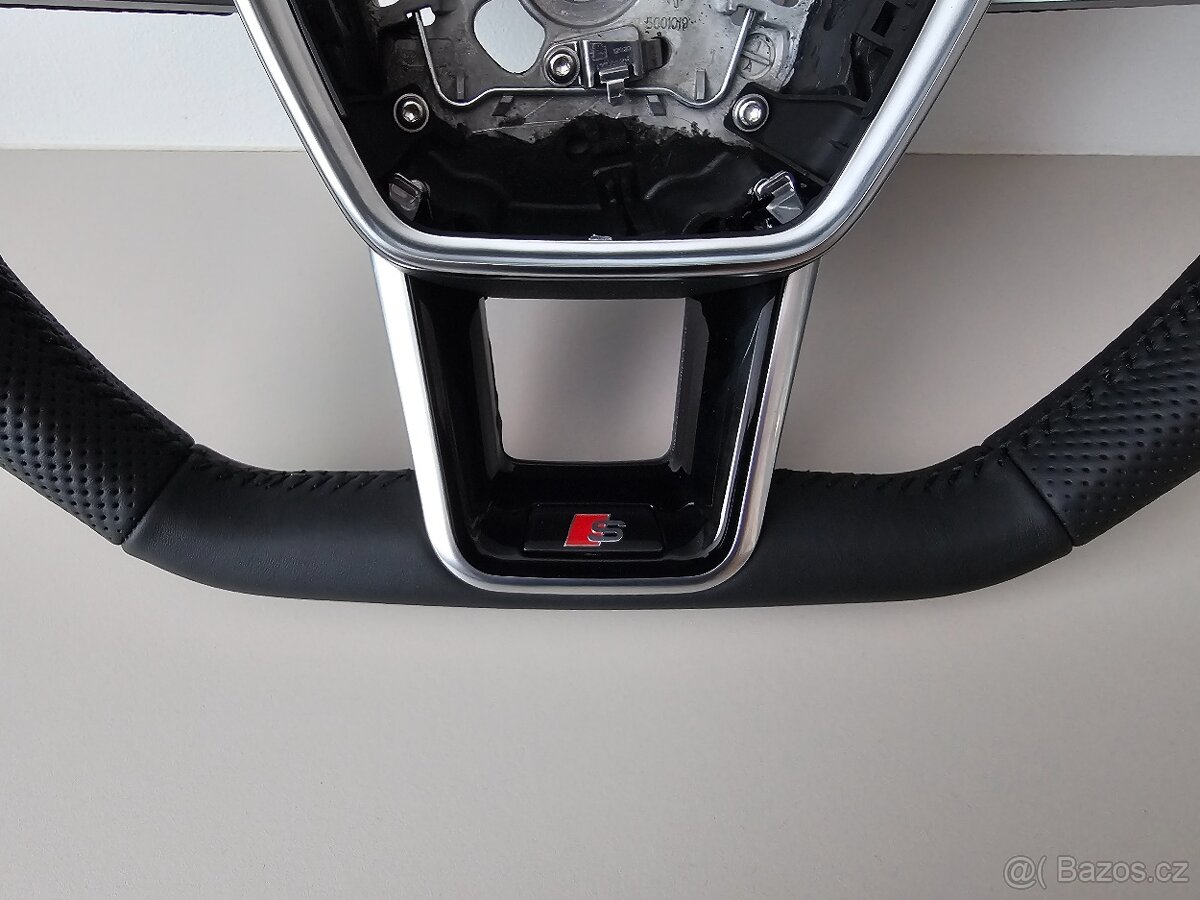 Audi A6 C8 S-Line volant - 2