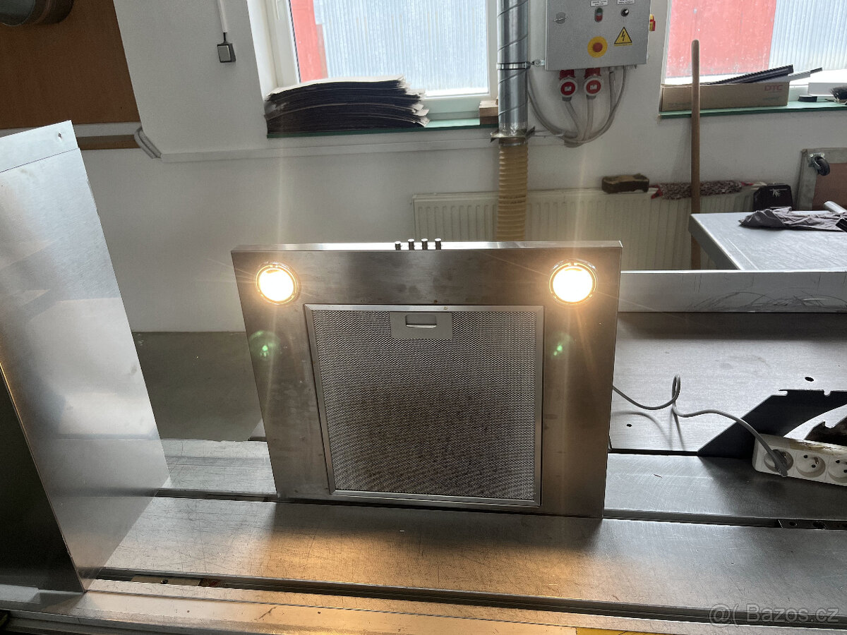 Prodám digestoř Whirlpool AKR 981 IX - 2
