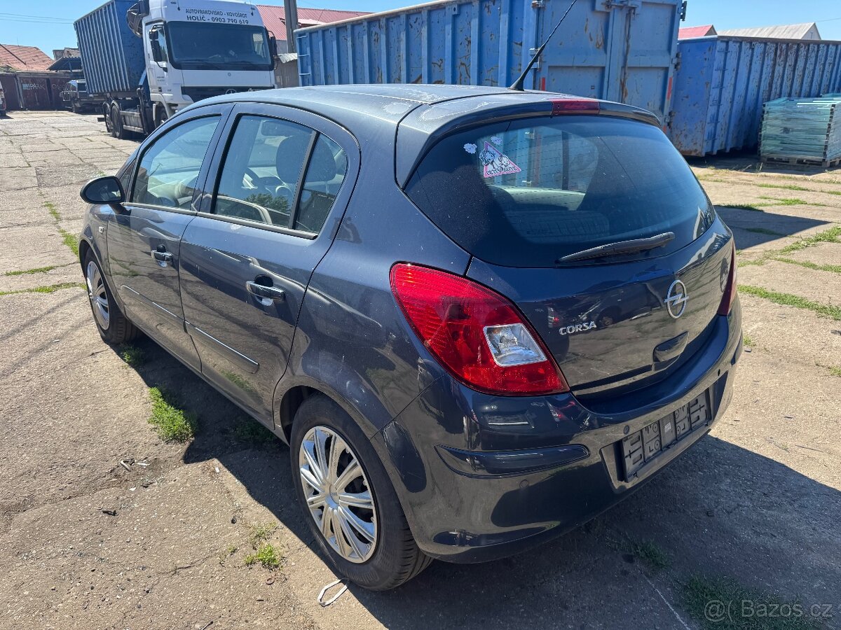 OPEL CORSA D 2007 na náhradní díly - 2