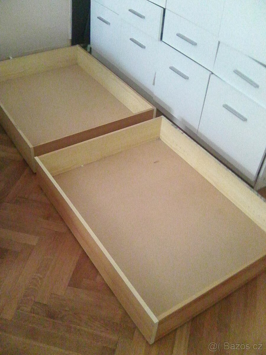 2 šuplíky na kolečkách - úložný prostor pod postel, - 2