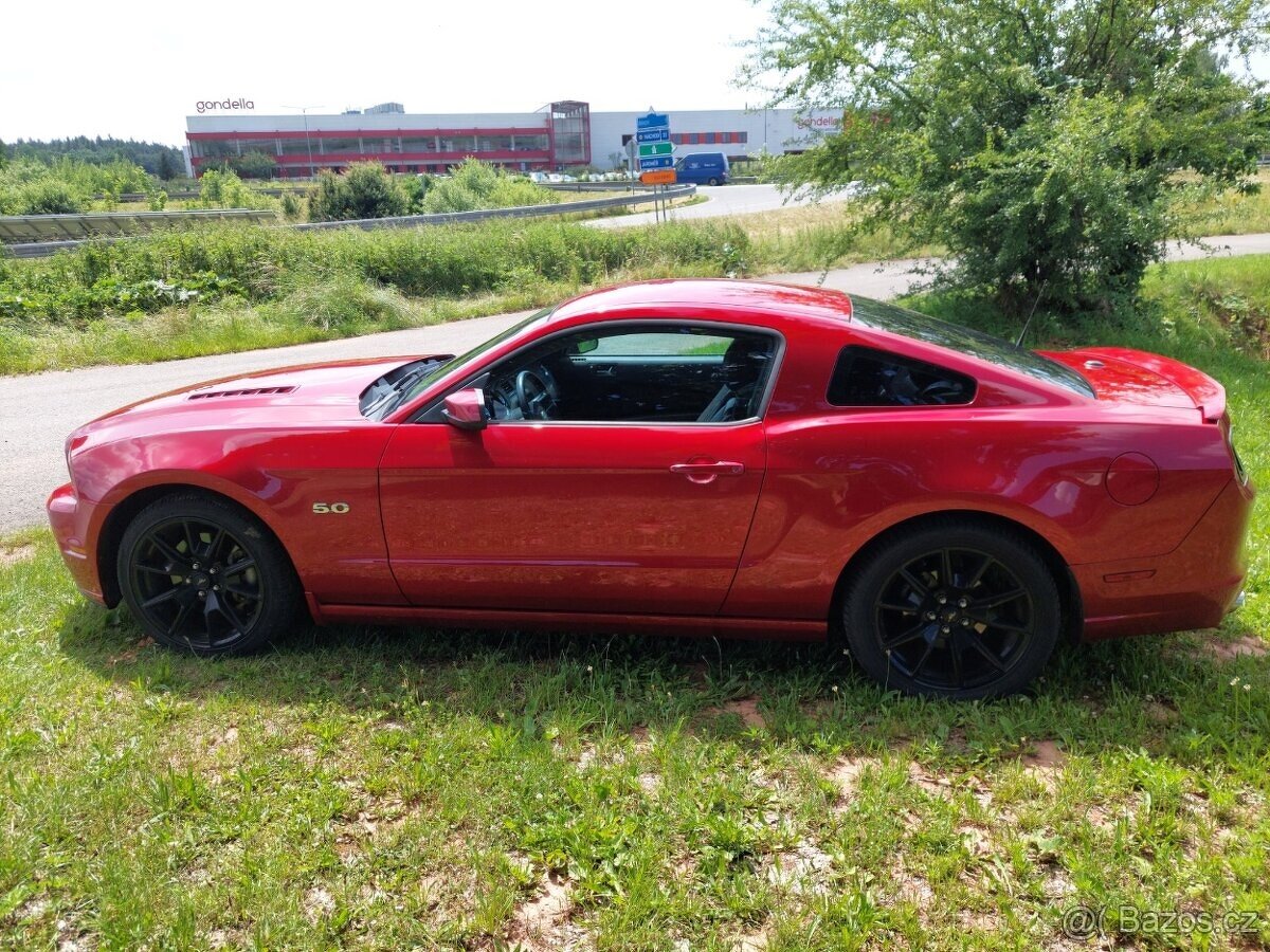 Ford mustang 5.0 GT automat. - 2