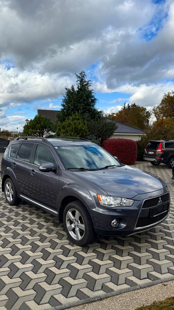 MITSUBISHI OUTLANDER 2.2DI-D 103kw 4x4 7 MIST - 2