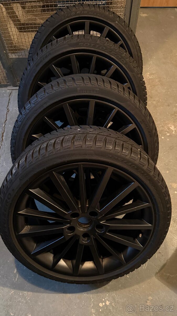 Alu kola Škoda Octavia 3 originál zimní pneu Pirelli 6,5mm - 2
