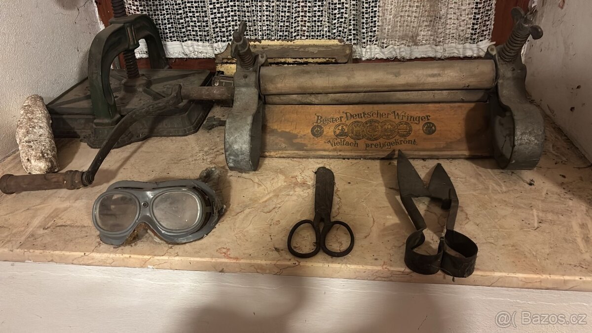 Starožitný ruční mandl - 2