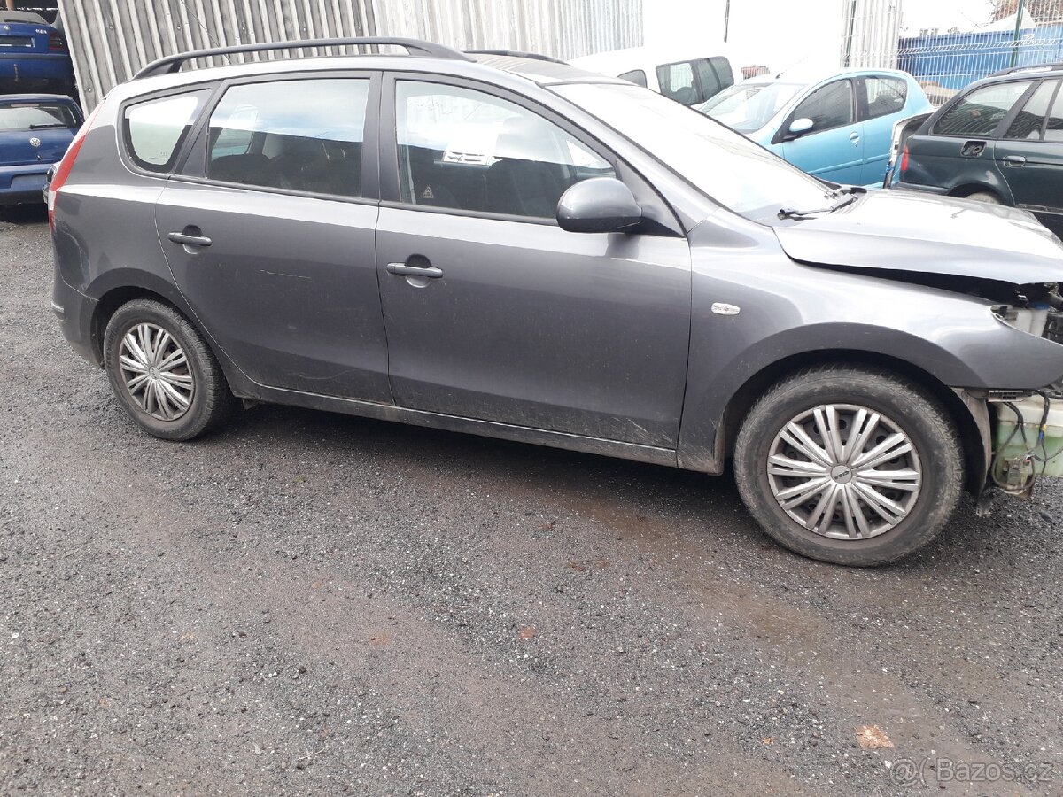 Hyundai i30 combi 1.6 16v G4FC-náhradni díly - 2