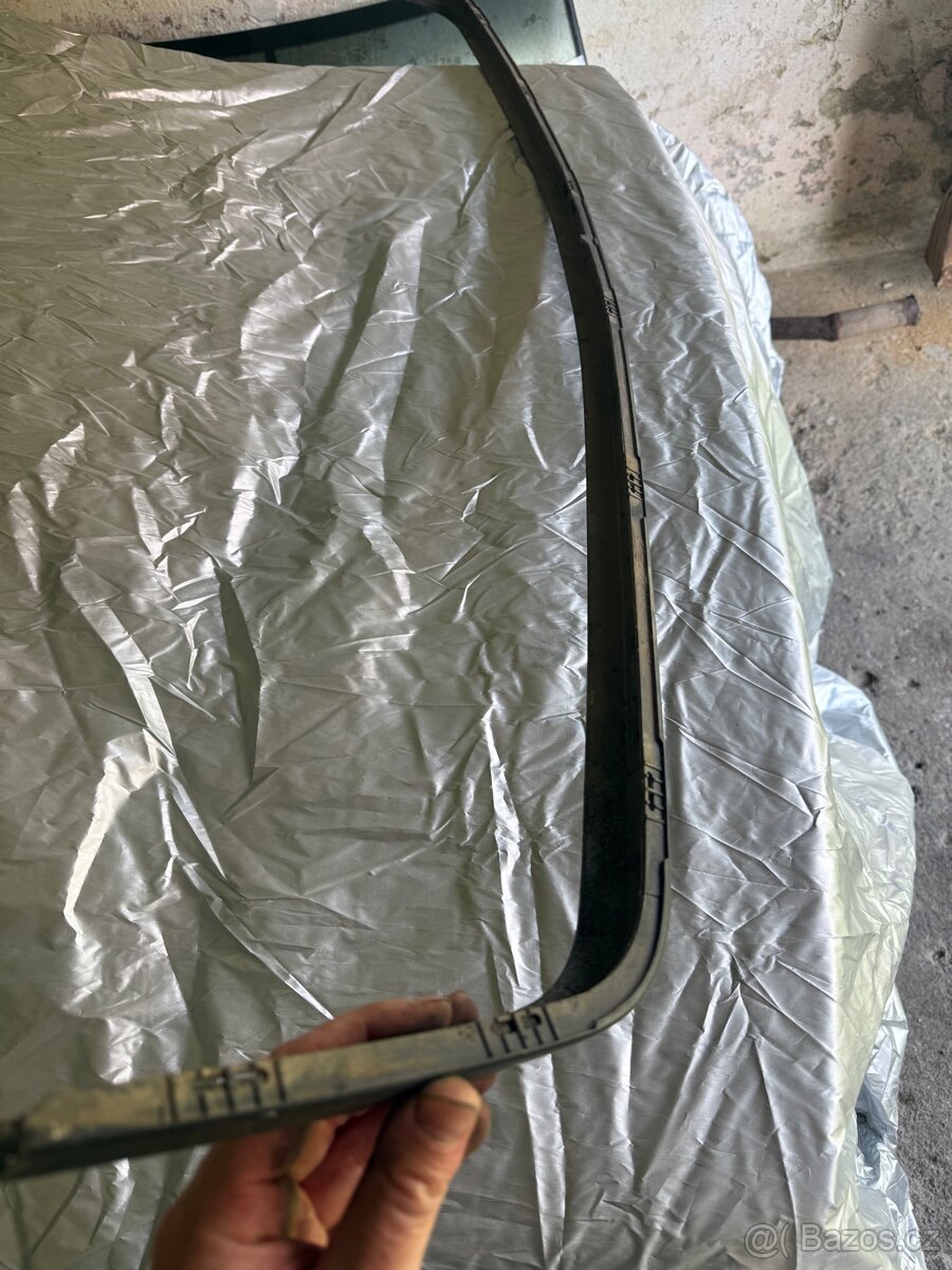 Lízatko pro bmw e30 plastak - 2