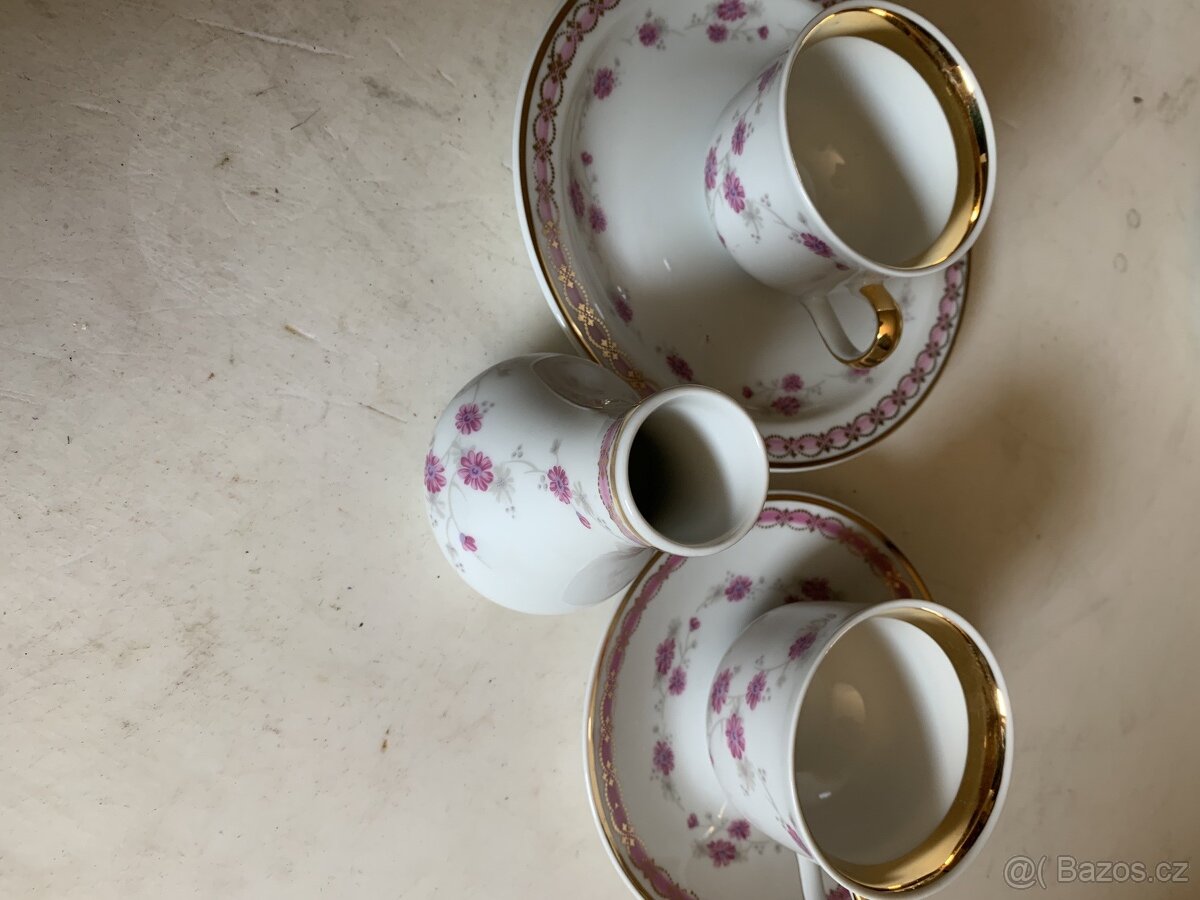 Sada 2 šálků s podšálky a vázička - 2